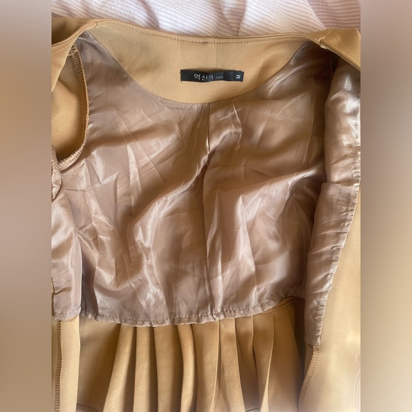 Cute tanned coat with bow on the back - Picture 3 of 5